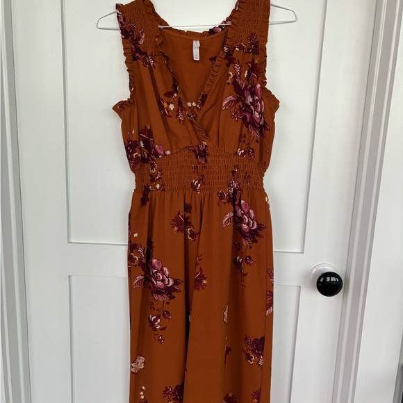 Dresses - Picture 6 of 7